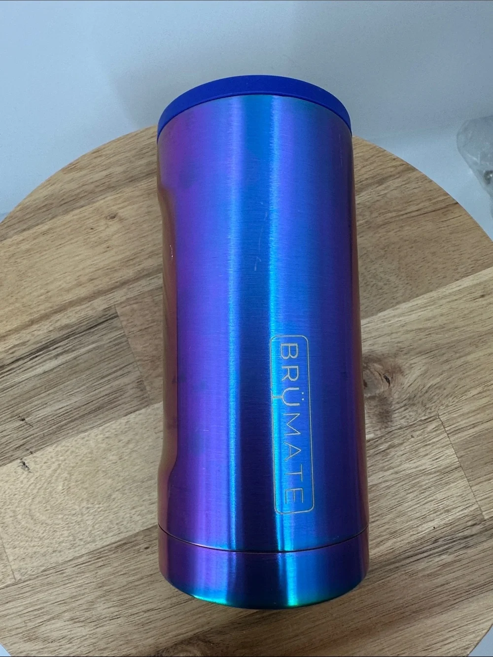 Brumate Hopsulator Slim Can Cooler - Dark Aura